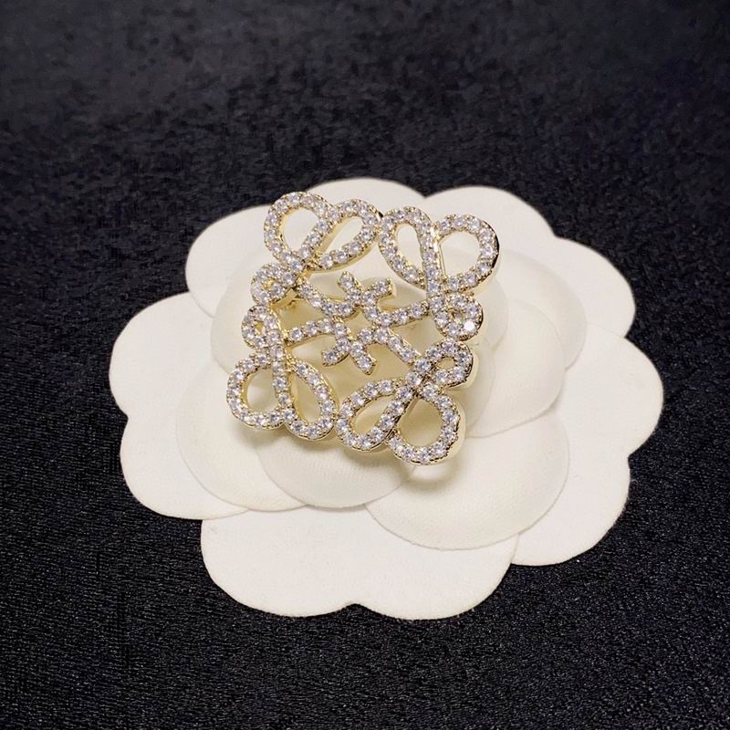 Loewe brooch 03lyx19 (4)