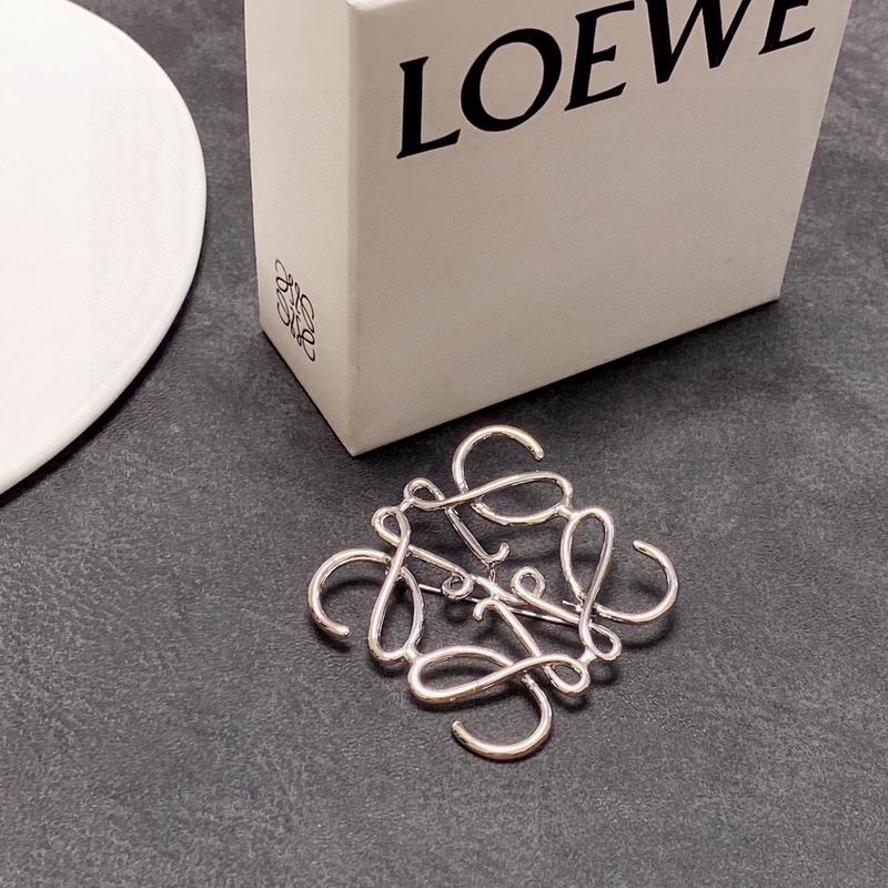 Loewe brooch 04lyx21 (7)