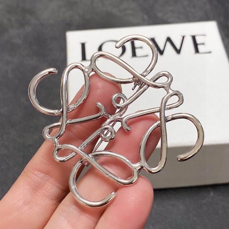 Loewe brooch 04lyx21 (8)