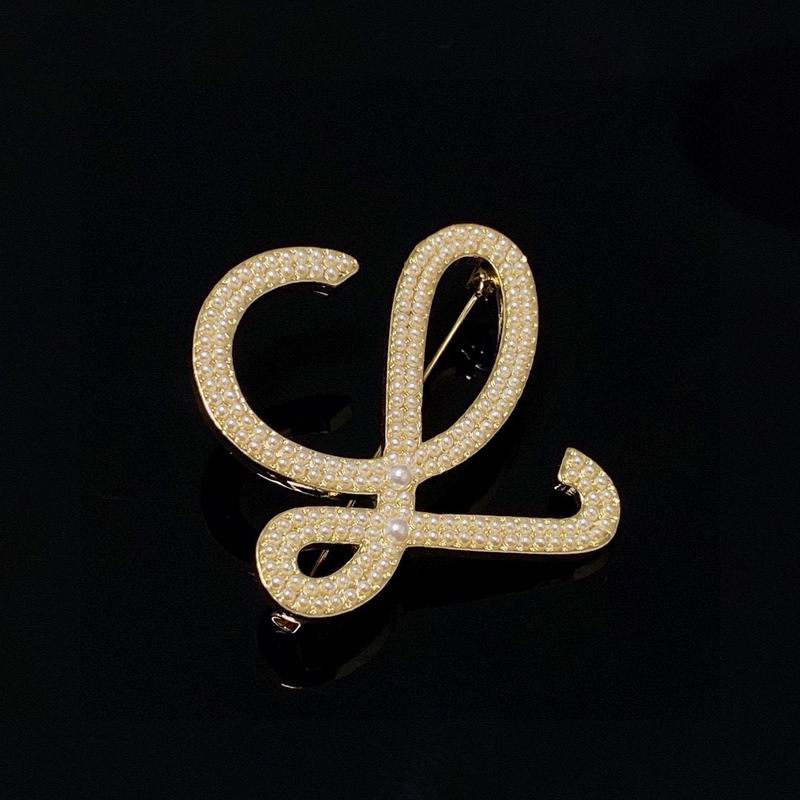 Loewe brooch 04lyx22 (9)