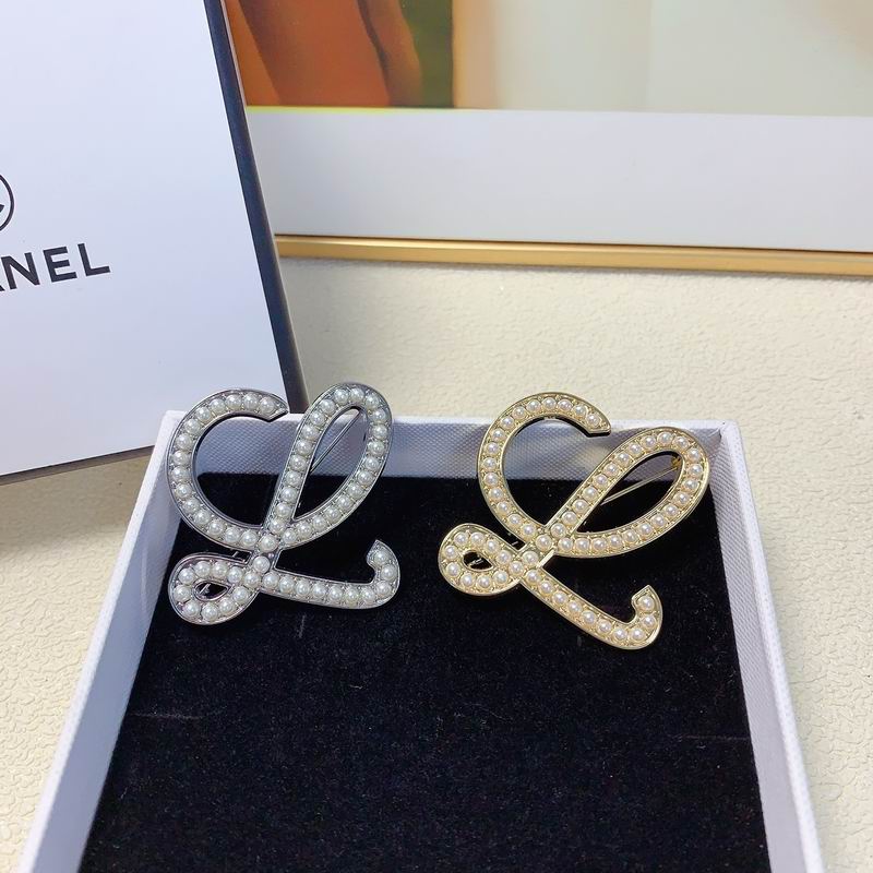 Loewe brooch 05lyx25 (2)