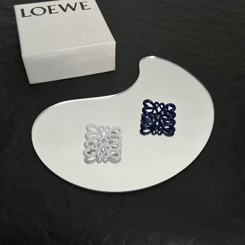 Loewe brooch 06lyx27 (3)