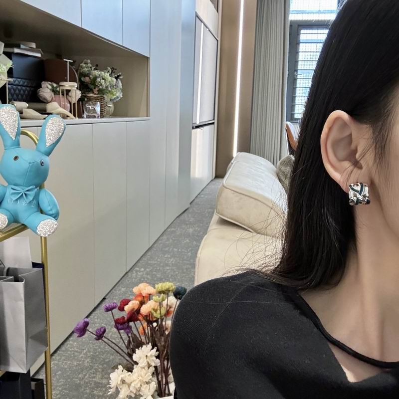 Loewe earring 06lyx77 (3)