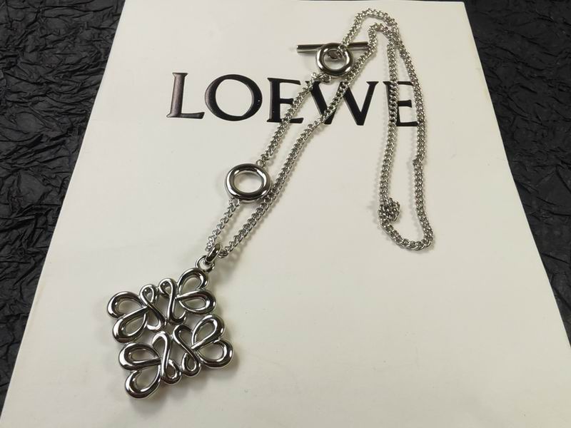 Loewe necklace 05lyx20 (2)