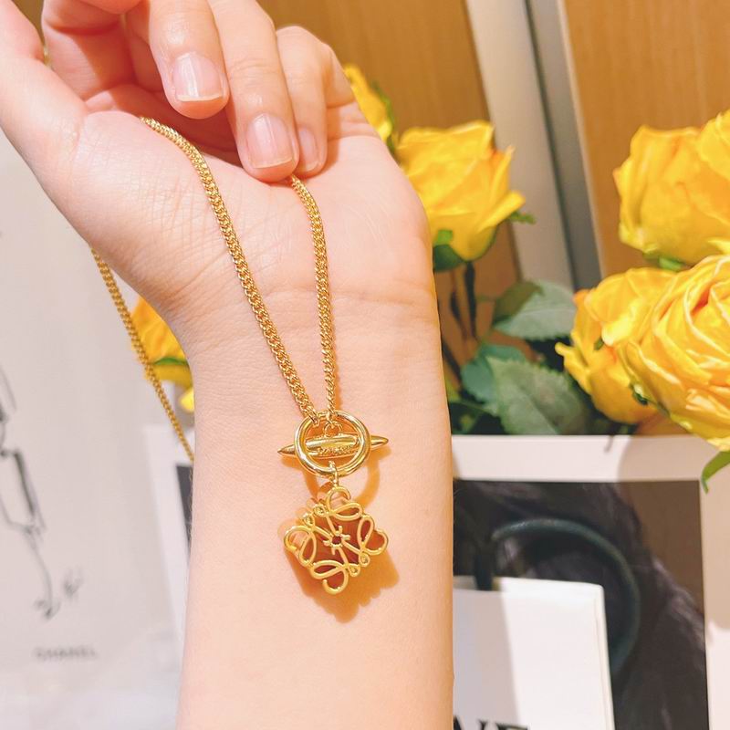 Loewe necklace 05lyx22 (1)