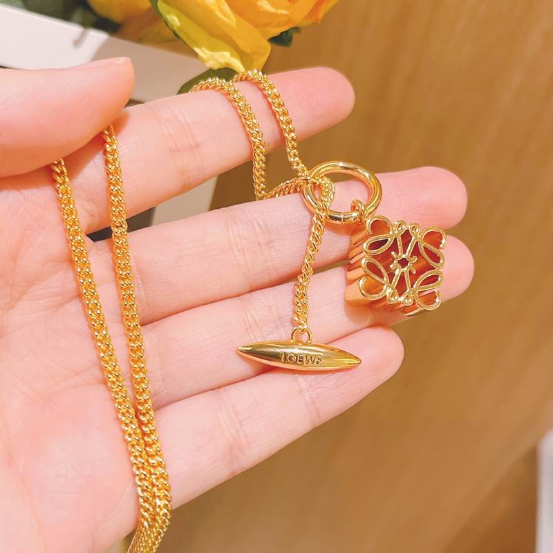 Loewe necklace 05lyx22 (2)