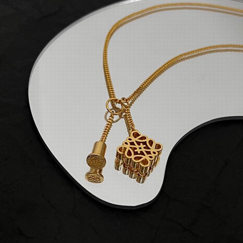 Loewe necklace 06lyx23 (5)