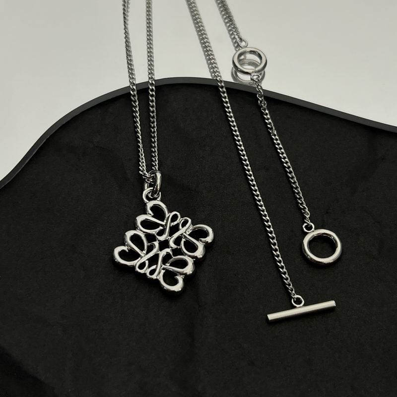 Loewe necklace 06lyx24 (13)
