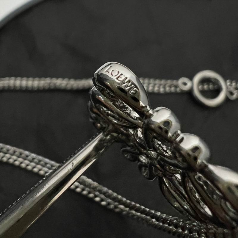 Loewe necklace 06lyx24 (14)