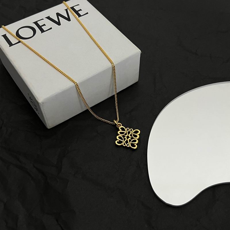 Loewe necklace 06lyx24 (2)