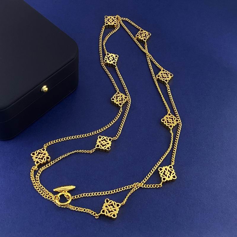 Loewe necklace 06lyx25 (1)