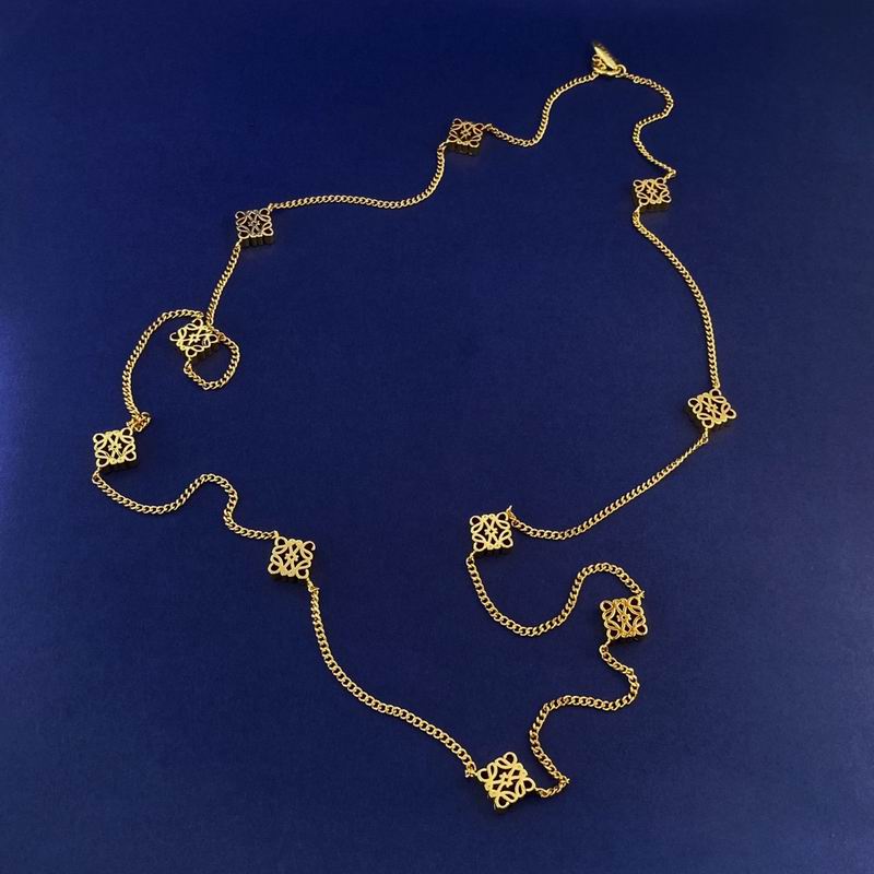 Loewe necklace 06lyx25 (4)