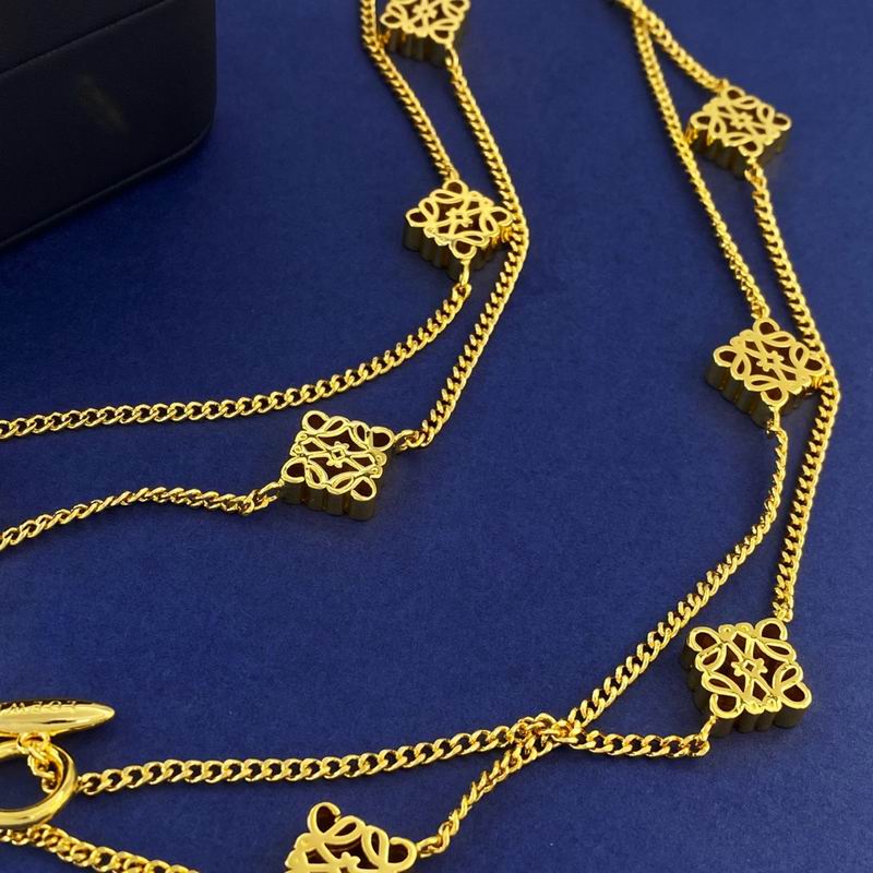 Loewe necklace 06lyx25 (5)