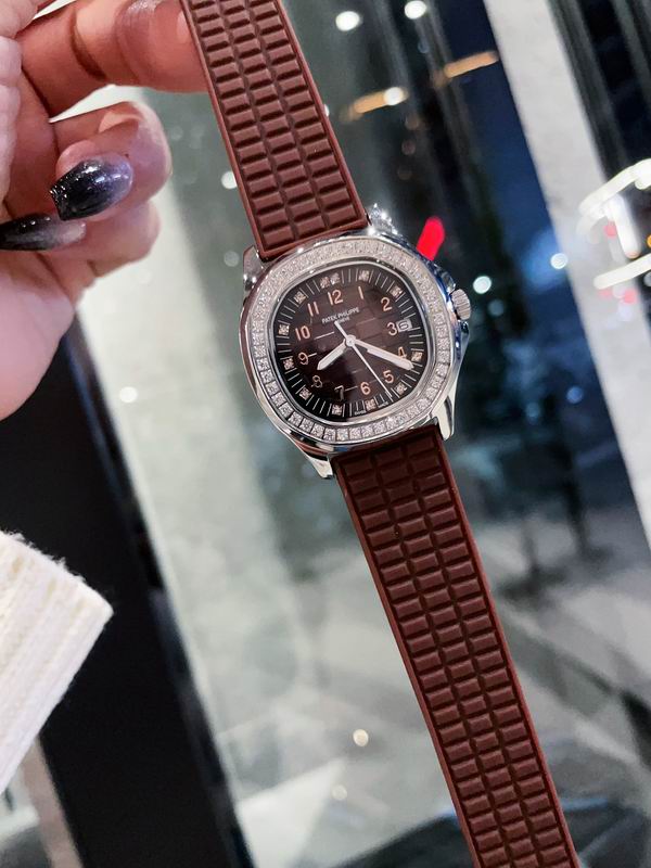 Patek Philippe 35.6mm 03 (10)