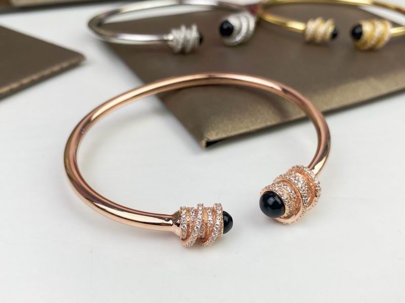 Piaget bracelet 05lyx18 (3)