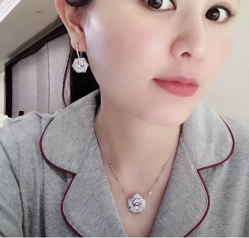 Piaget earring 04lyx15 (3)