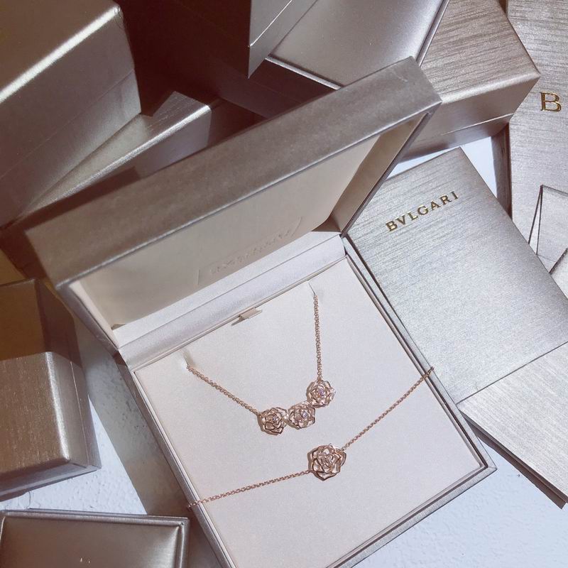 Piaget necklace 05lyx17 (1)