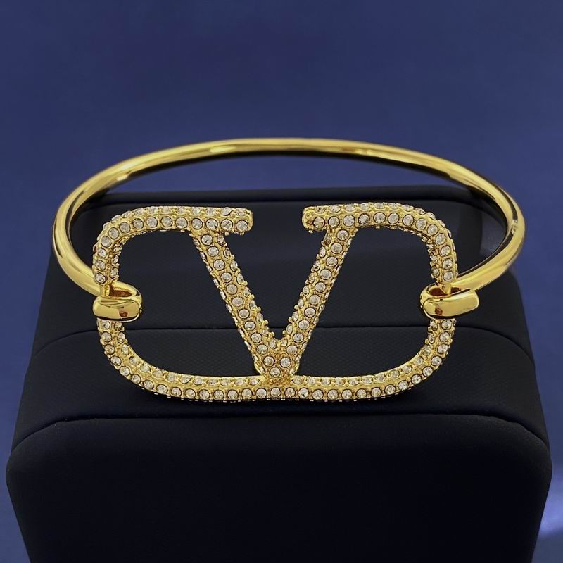 Valentino bracelet 05lyx37 (1)