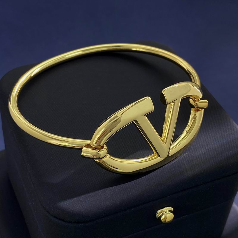 Valentino bracelet 05lyx38 (1)