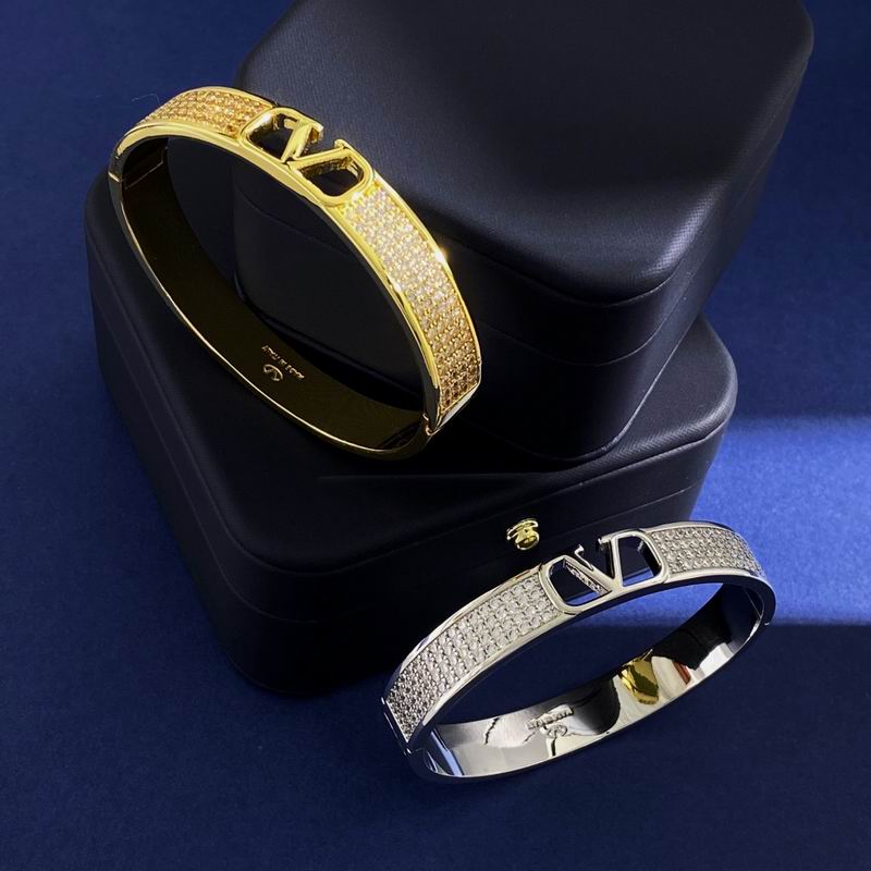 Valentino bracelet 05lyx39 (1)