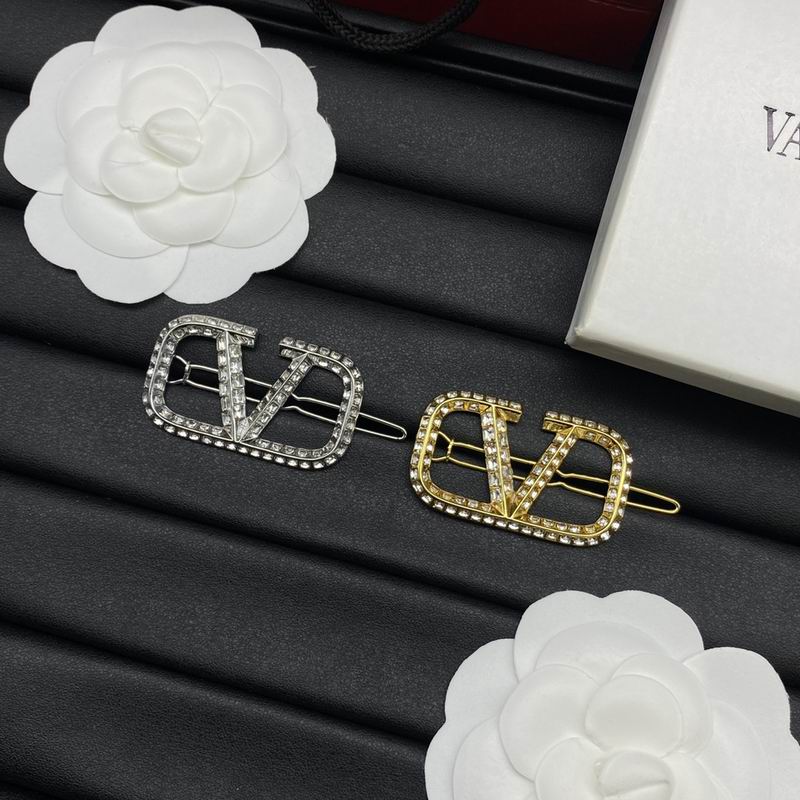 Valentino brooch 03lyx8 (1)
