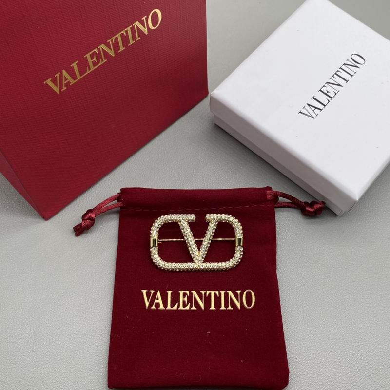 Valentino brooch 05lyx10 (1)