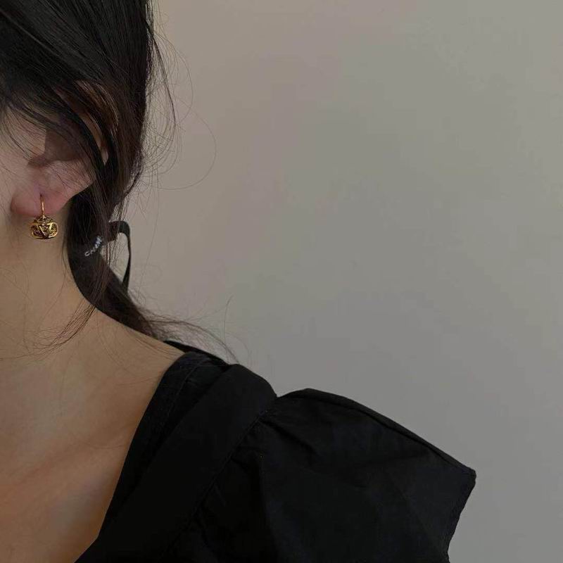 Valentino earring 05lyx99 (1)