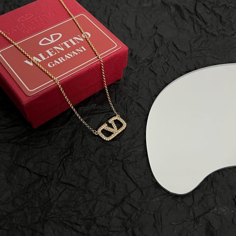 Valentino necklace 05lyx13 (1)