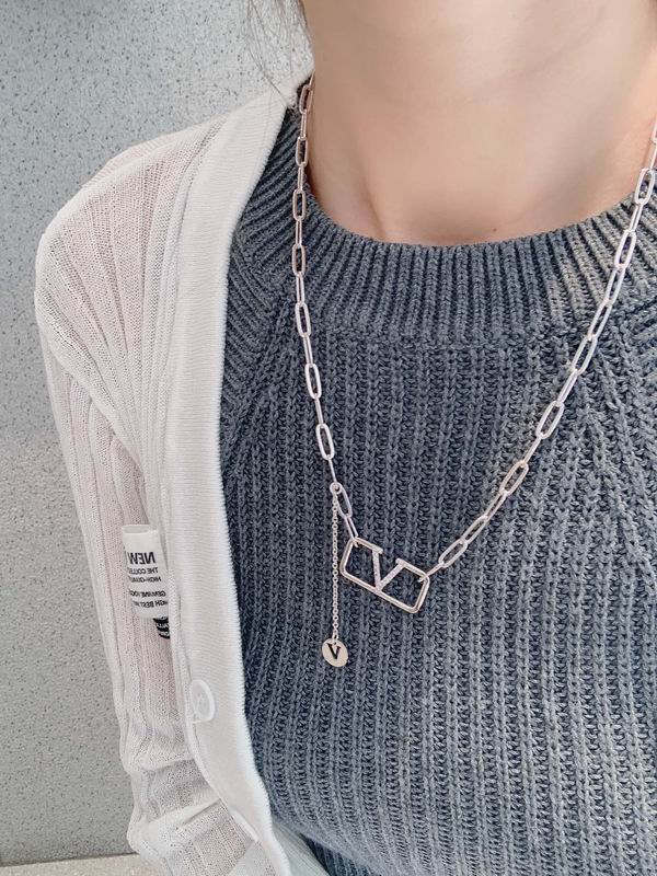 Valentino necklace 05lyx17 (1)