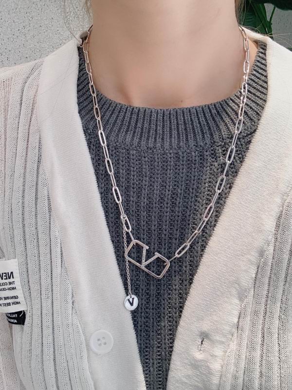 Valentino necklace 05lyx17 (2)