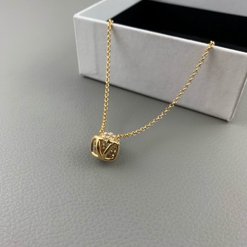 Valentino necklace 05lyx22 (3)