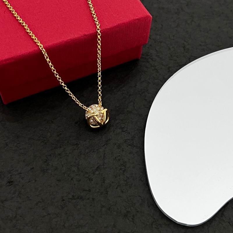 Valentino necklace 05lyx25 (3)