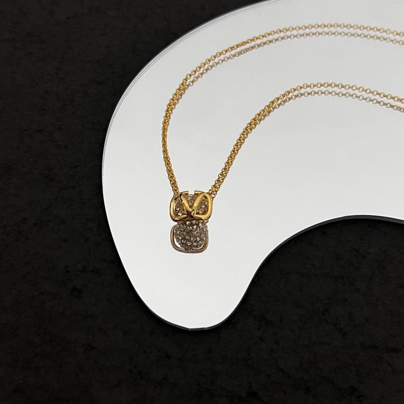 Valentino necklace 05lyx25 (4)