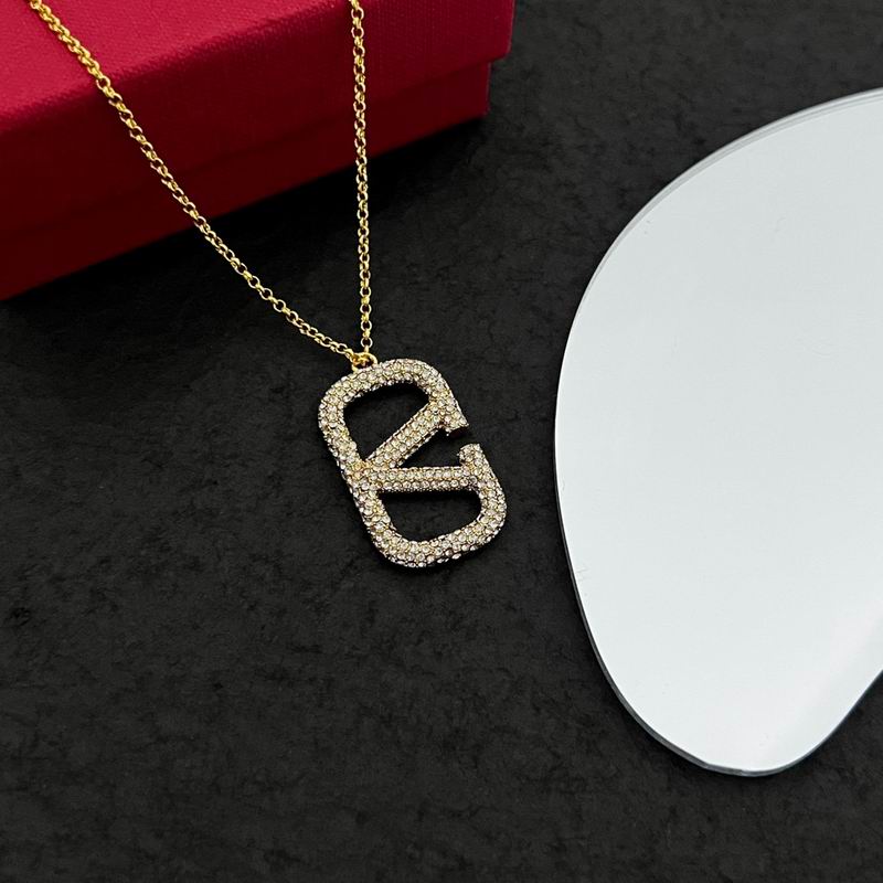 Valentino necklace 05lyx27 (3)