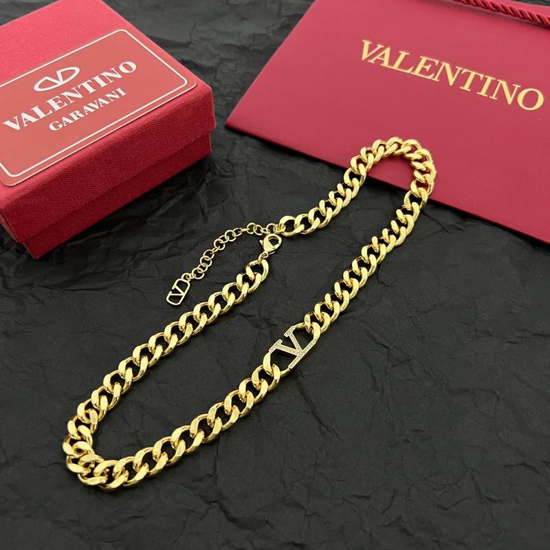 Valentino necklace 05lyx28 (2)