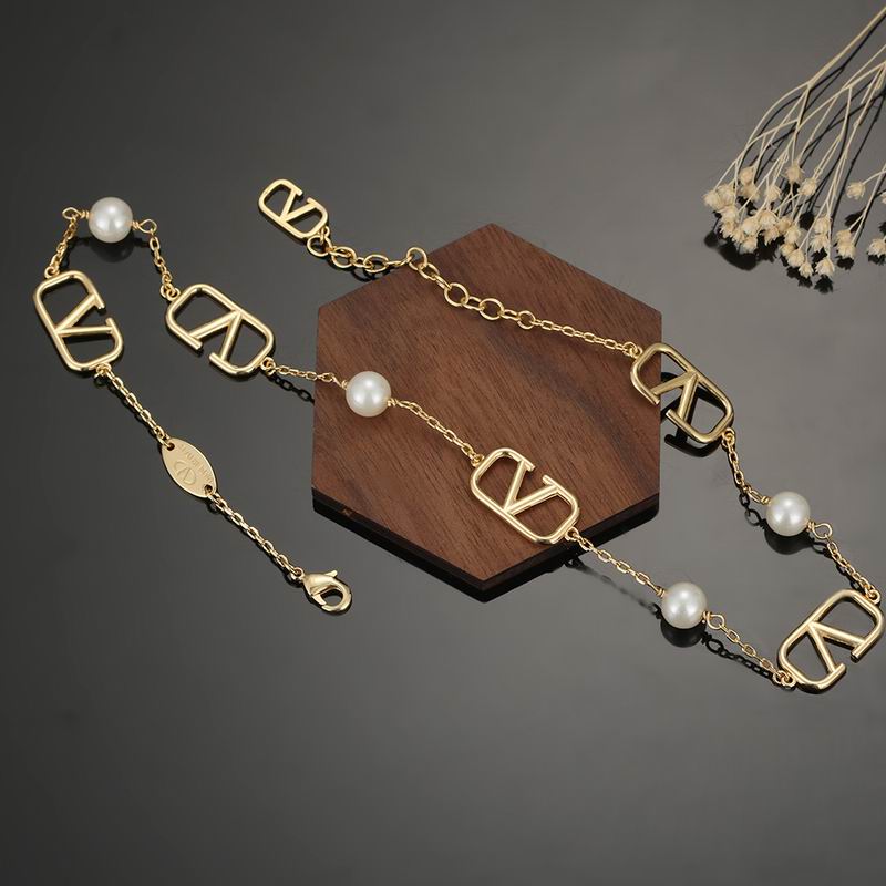 Valentino necklace 05lyx29 (1)