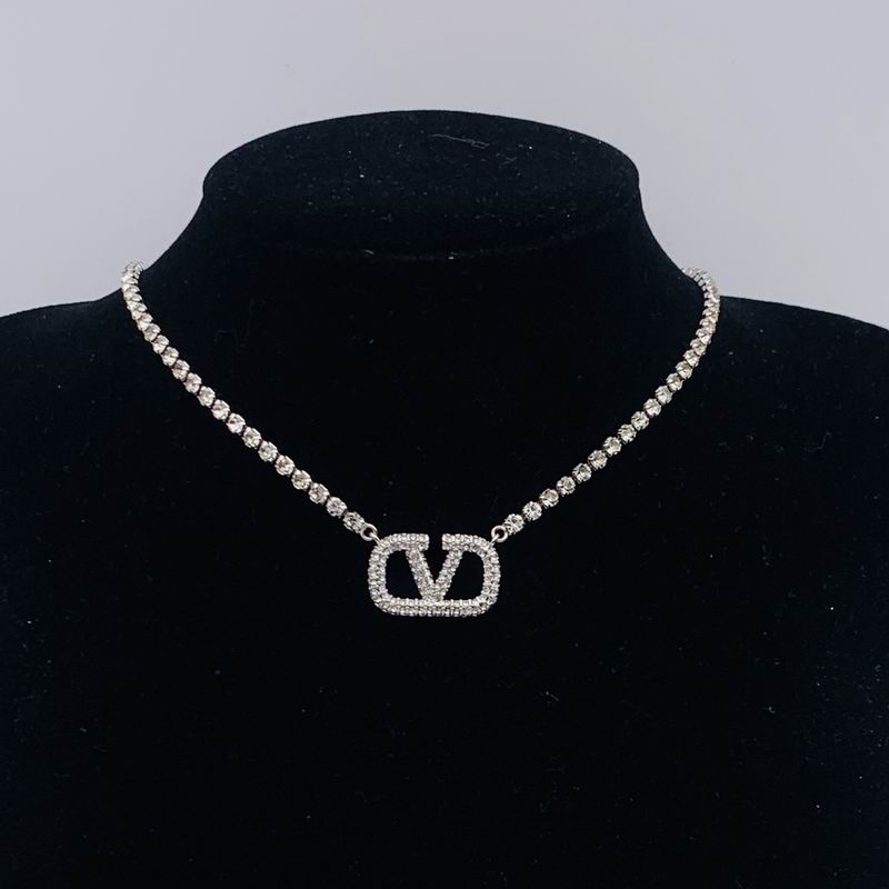 Valentino necklace 06lyx40 (2)
