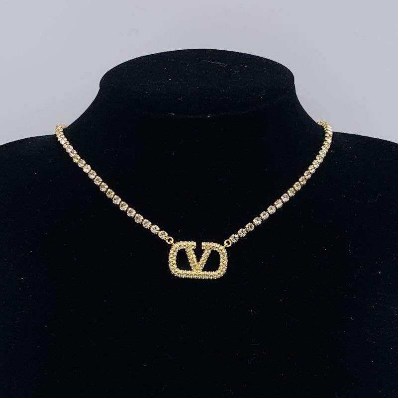 Valentino necklace 06lyx40 (3)