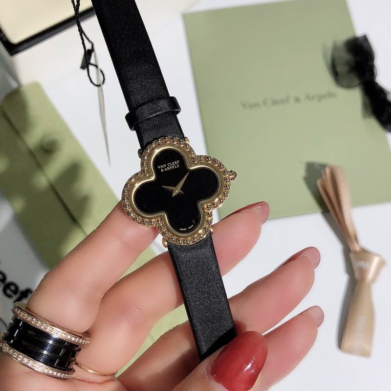 Van Cleef Arpels 29.3mm 34 (5)