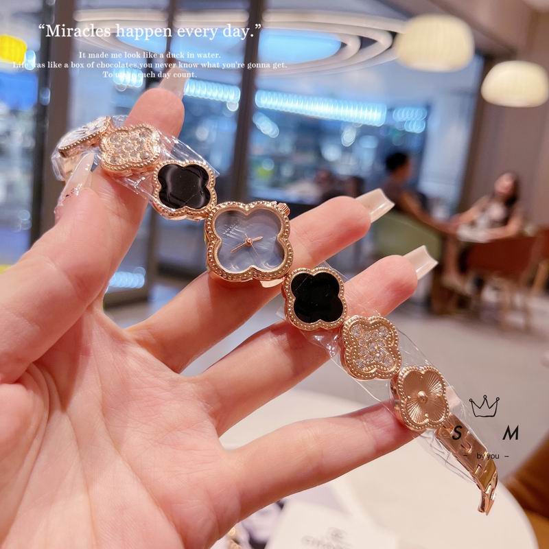 Van Cleef Arpels watch (24)