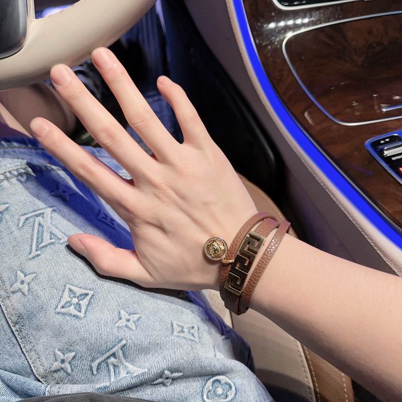 Versace bracelet 03lyx42 (9)