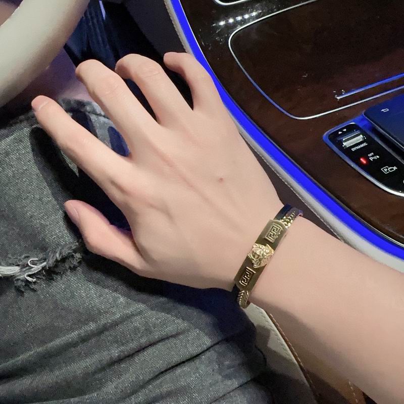 Versace bracelet 04lyx45 (9)