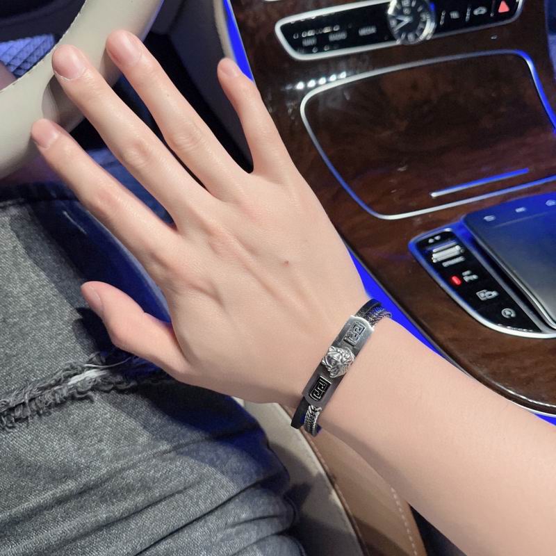 Versace bracelet 04lyx46 (4)