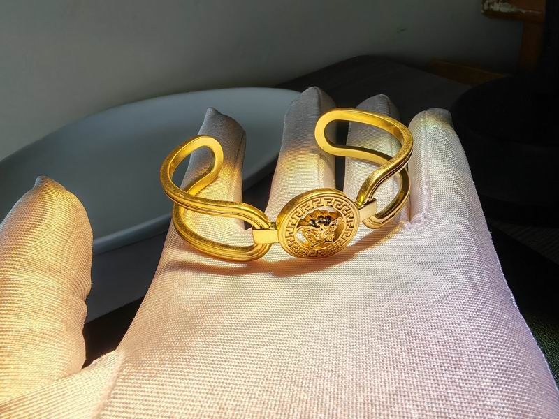 Versace bracelet 05lyx65 (9)