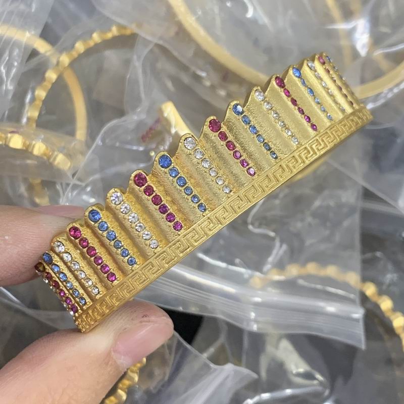 Versace bracelet 05lyx71