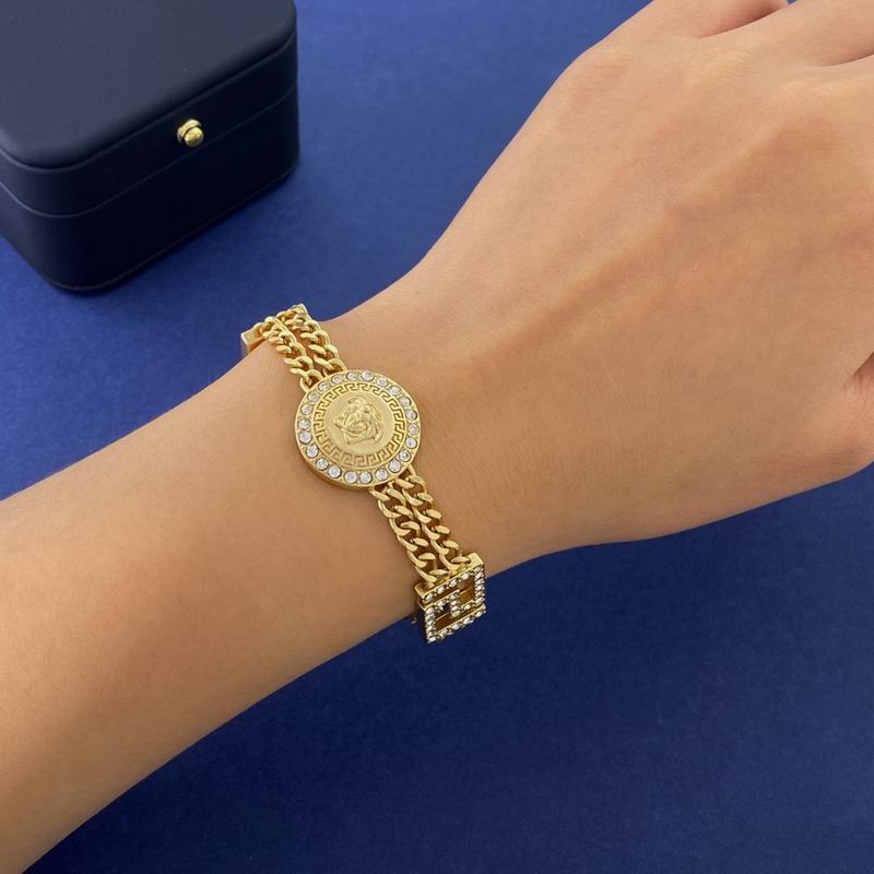 Versace bracelet 05lyx86 (3)