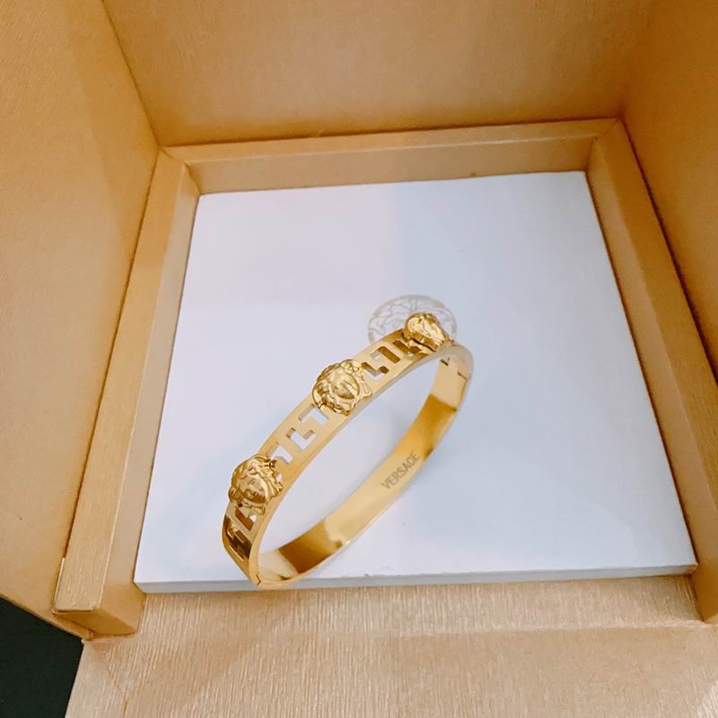 Versace bracelet 06lyx107 (4)