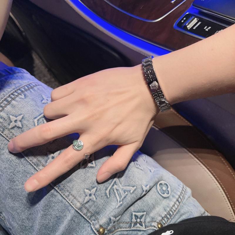 Versace bracelet 06lyx88 (7)