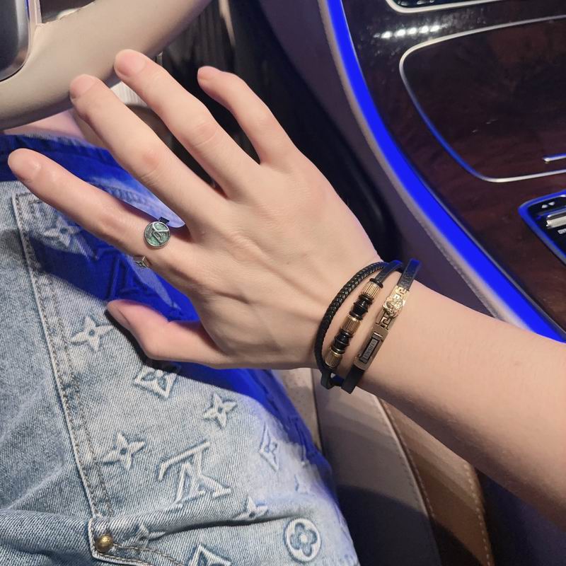 Versace bracelet 06lyx89 (4)