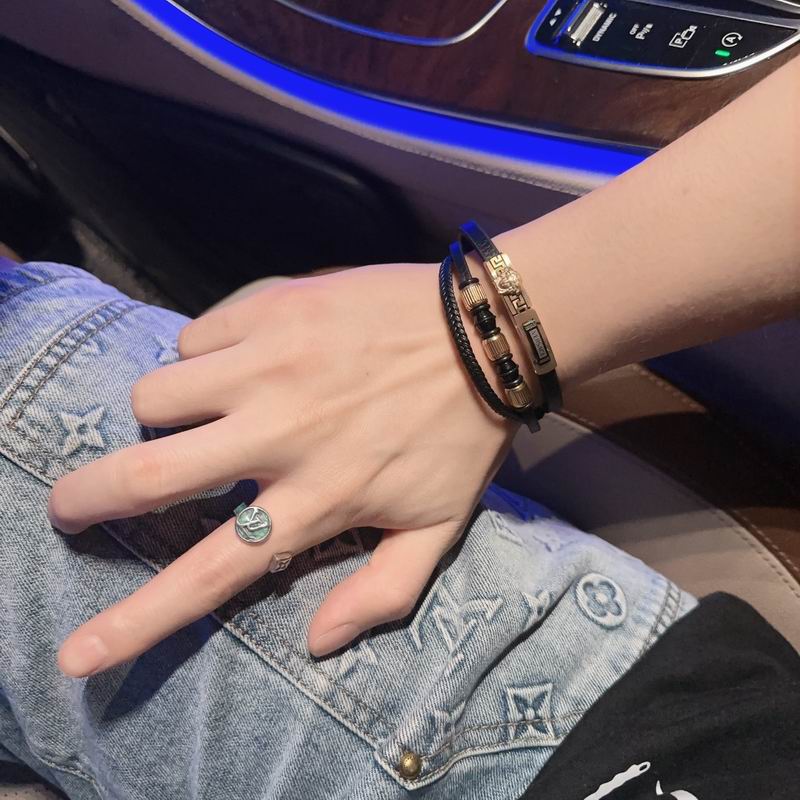 Versace bracelet 06lyx89 (7)